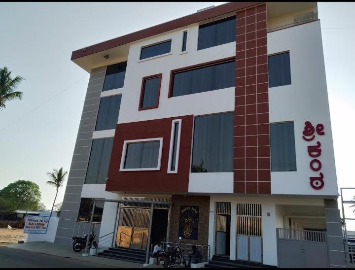 Ss Lodge Devanahalli Exterior photo